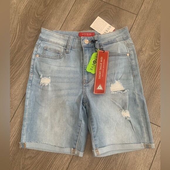 Guess woman’s leticia MR midi shorts perfect for summer - Picture 1 of 3